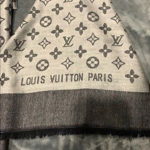 Louis Vuitton Accessories - Louis Vuitton scarf Louis Vuitton Accessories - Louis Vuitton scarf